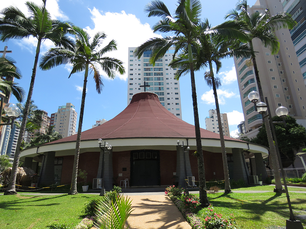 Igreja Santa Inês em Balneário Camboriú